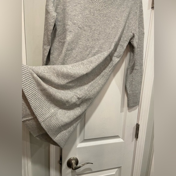 NWT Old Navy Size M Gray So Soft V Neck Long Sleeve Pullover Sweater Mini Dress - Picture 9 of 12